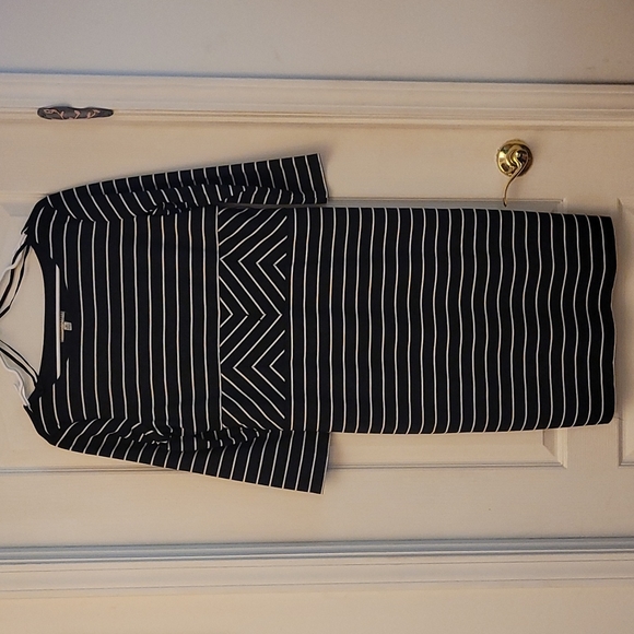 NWOT Sandra Darren Striped Three Quarter Sleeve Midi Dress - Picture 3 of 11